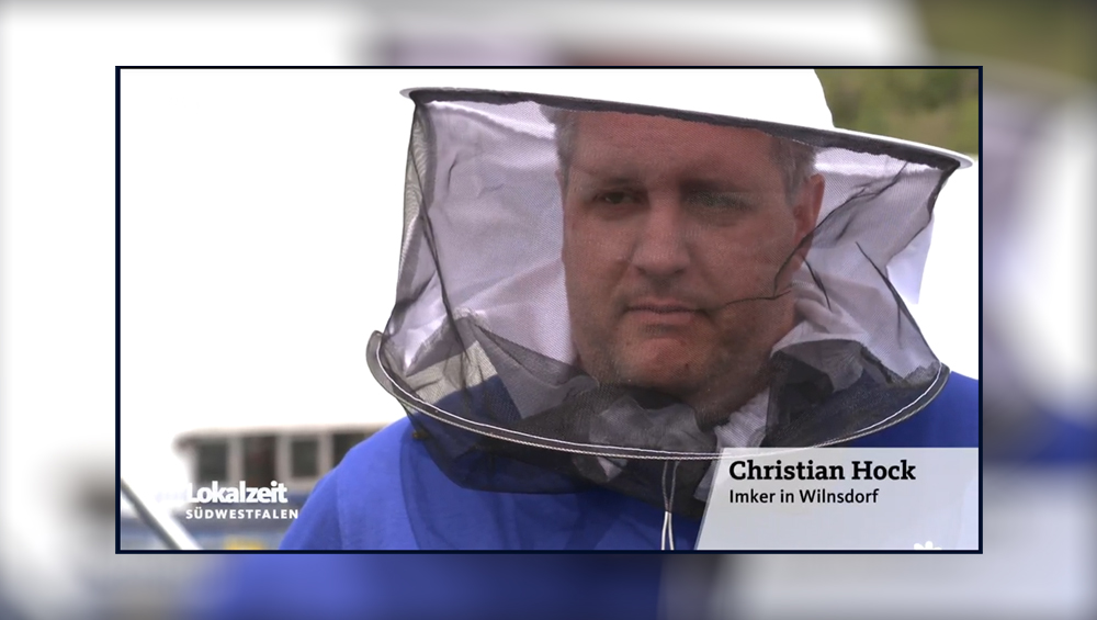 Christian Hock aus dem KLEIN Bienen-Team in der "Lokalzeit Südwestfalen" vom WDR